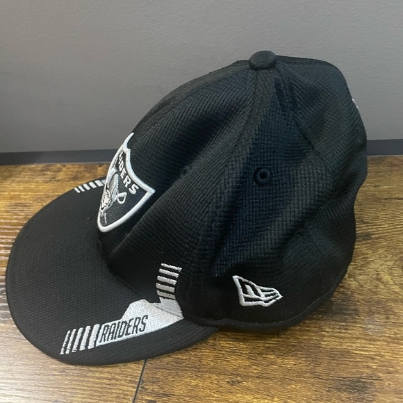 Black Raiders Cap size Youth - Picture 2 of 5